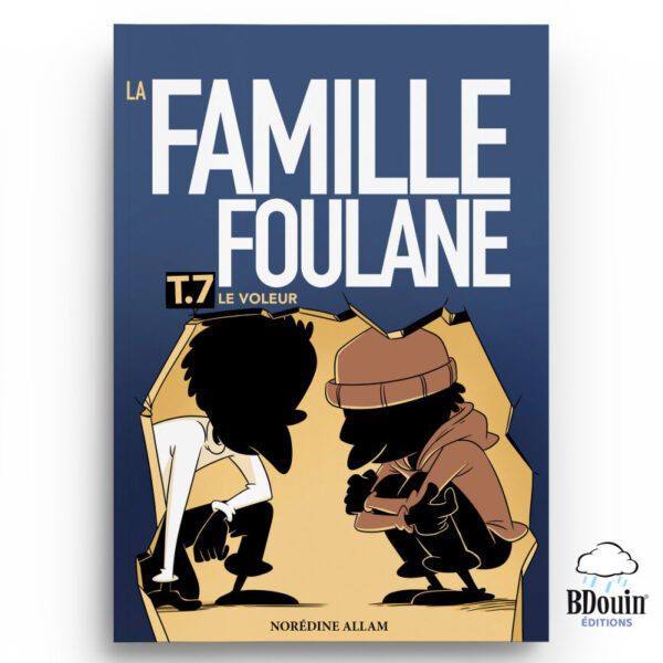 Dans ce nouveau roman de la famille Foulane, le tome 7 : trois aventures inédites sont présentées : 'Le Dépositeur', 'Le Tableau' et 'Le Voleur'. Toutes ces histoires ont un point commun : elles mettent à l'épreuve Walad et son groupe d'amis. Il semble que la vie d'un élève à l'école de Foulaneville ne soit pas toujours facile... L'auteur, Norédine Allam, nous invite à suivre ces aventures à travers ce roman illustré amusant et unique, réalisé avec l'équipe du Muslim Show. Thèmes abordés : Aventure et Épreuves Vie scolaire et Éducation Amitié Culture et Islam Éthique et Intégrité Croissance personnelle et Apprentissage Défis et Résolution de problèmes
